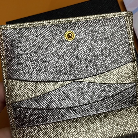 Soldā„ļøPRADA Small Leather Wallet in Metallic Silverš - Picture 5 of 14